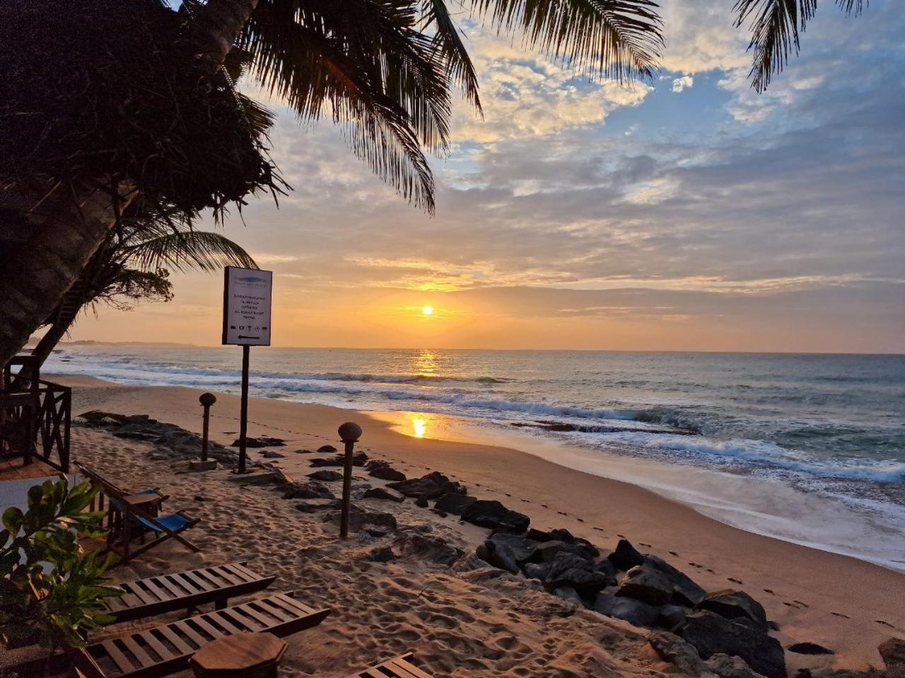 Panorama Beach Hotel Tangalle Buitenkant foto
