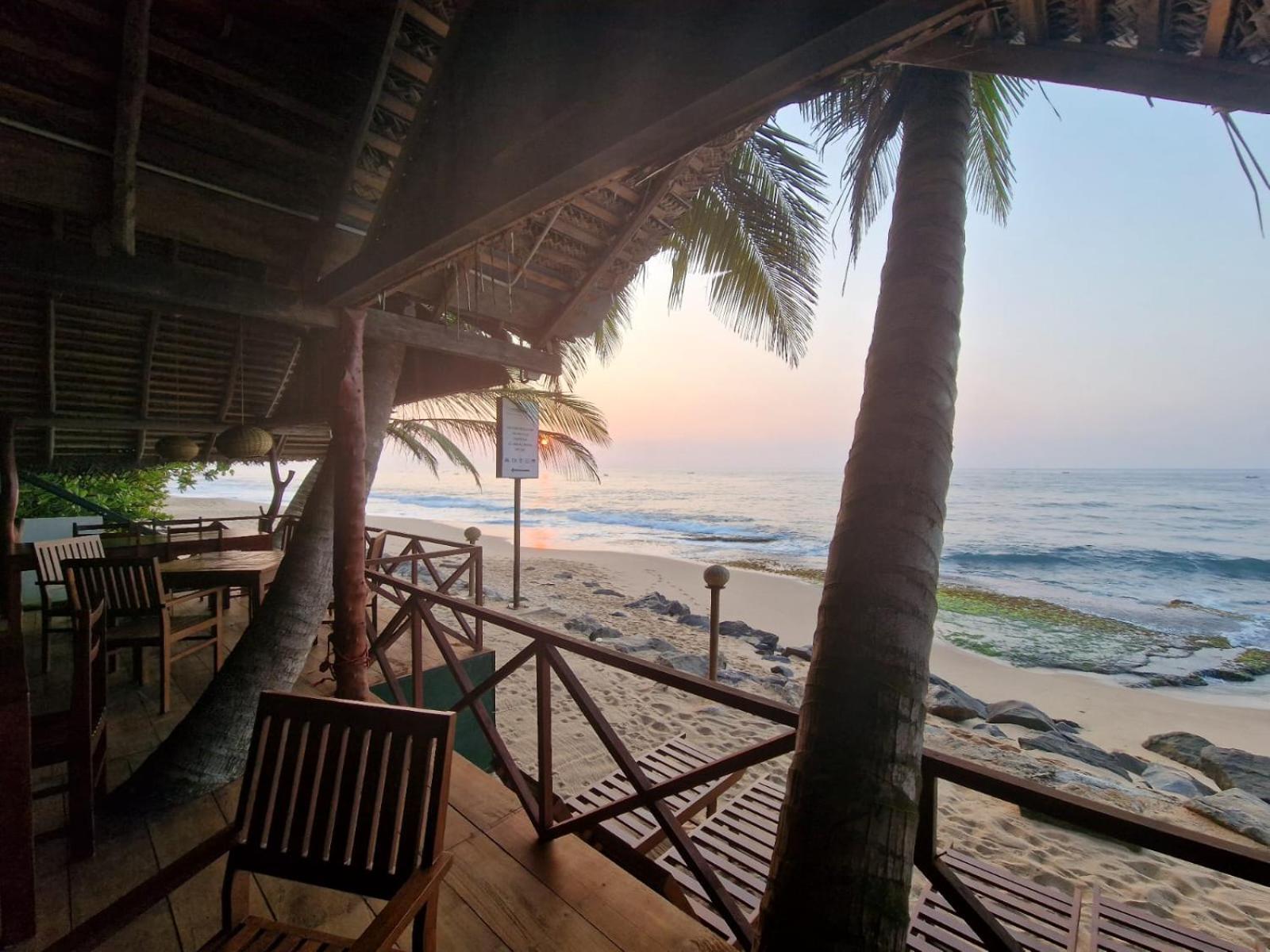 Panorama Beach Hotel Tangalle Buitenkant foto