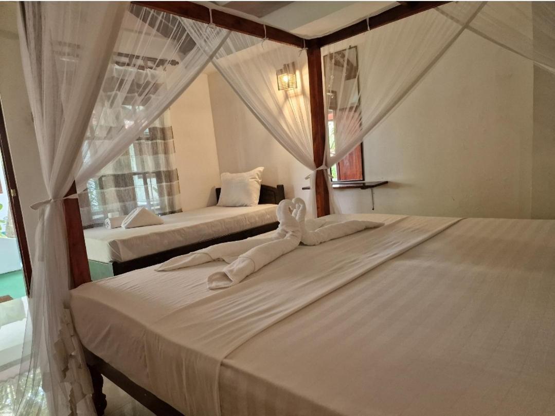 Panorama Beach Hotel Tangalle Buitenkant foto