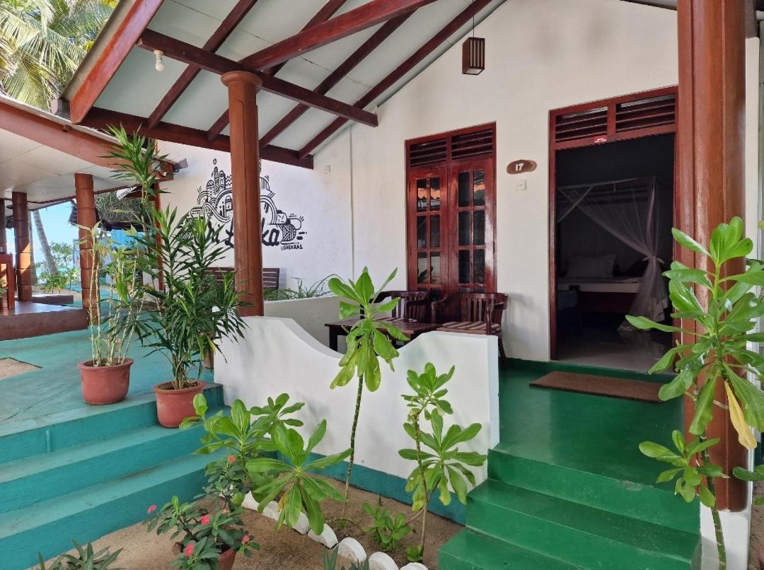 Panorama Beach Hotel Tangalle Buitenkant foto